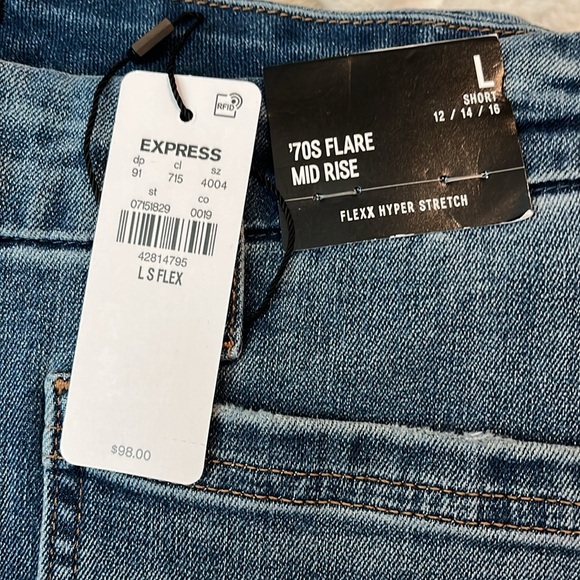 Mid Rise Medium Wash Patch Pocket FlexX '70s Flare Jeans express women’s new - Picture 5 of 5